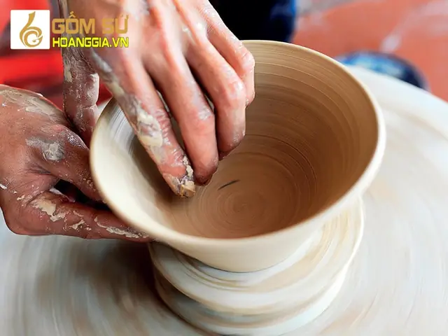 Quy Trình Sản Xuất Gốm Sứ Tại Làng Gốm Bát Tràng