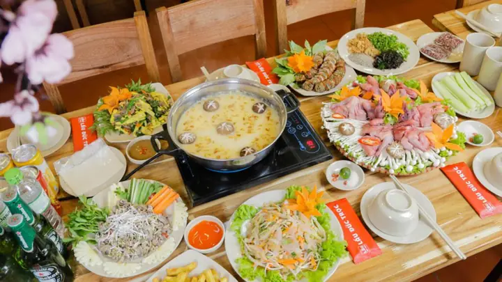 Quán Lẩu Riêu Cua Bắp Bò Ngon Ở Cầu Giấy – Lẩu Đức Trọc