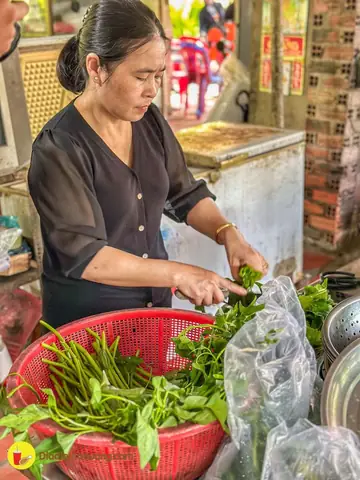 Cuối Tuần Đổi Gió Xuống Biên Hòa Chơi Được Bạn Dẫn Đi Ăn Lẩu Chao Vịt Bán Lâu Năm Dù Tít Trong Hẻm Sâu Nhưng Rất Là Đông Khách.