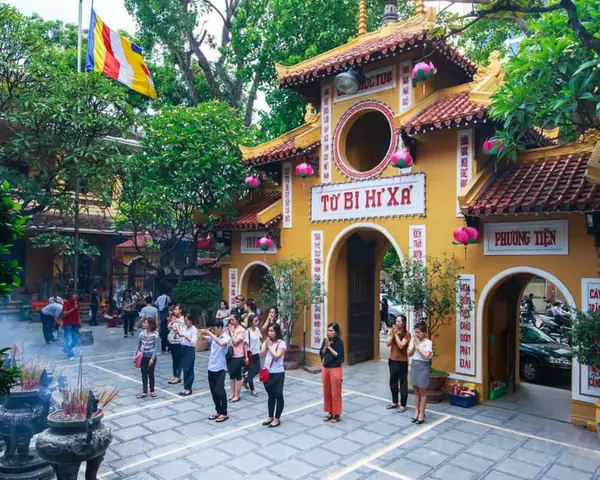 Đến Chùa Quán Sứ Cầu Gì Linh Thiêng Nhất?