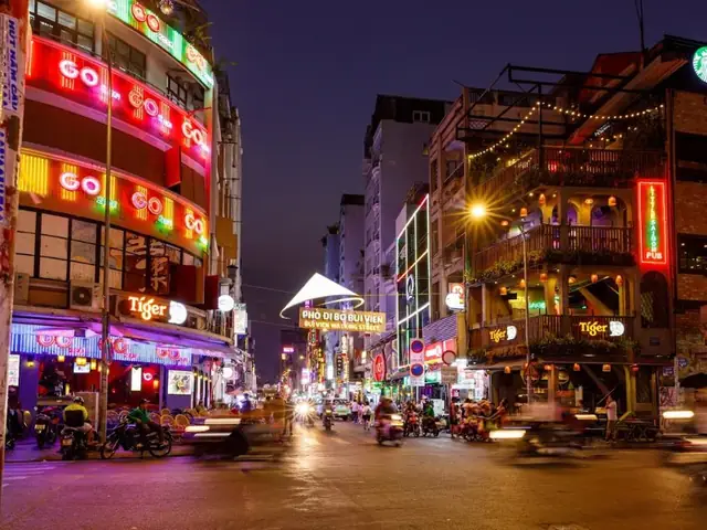 Phố Đi Bộ Bùi Viện