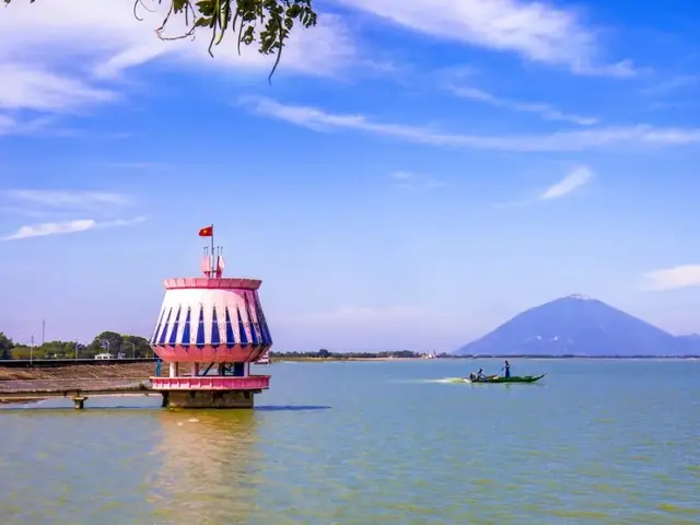 Hồ Dầu Tiếng