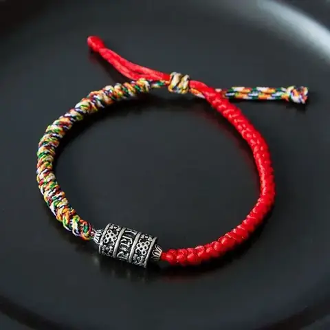 Đeo Vòng Tay Ngũ Sắc