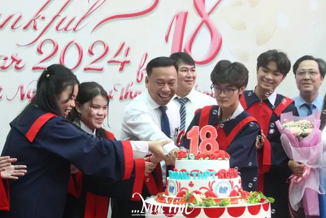 20 Lời Chúc Tết Ý Nghĩa Dành Cho Thầy Cô Giáo Nhân Dịp Tết Ất Tỵ 2025- Ảnh 1.