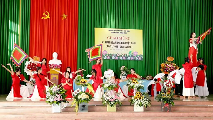 Lời Dẫn Chương Trình 20/11 Thpt Lời Dẫn Chương Trình 20/11 Thpt
