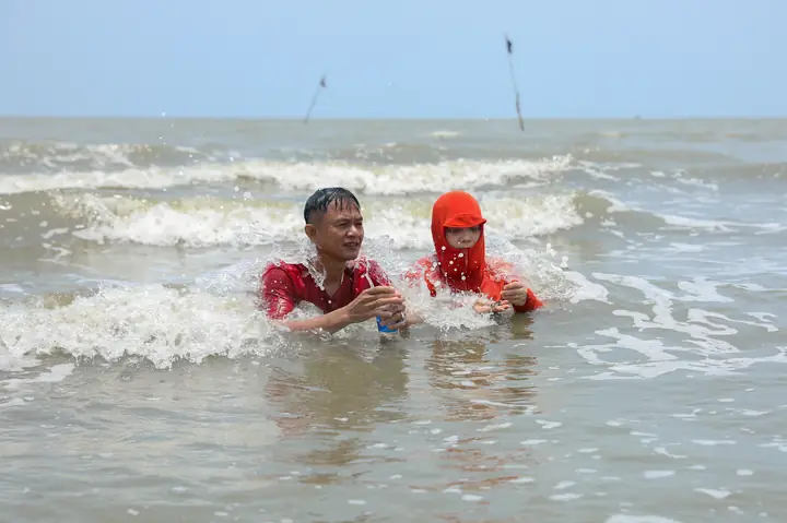 Chọn Áo Chống Nắng Phù Hợp Đi Biển Chọn Áo Chống Nắng Phù Hợp Đi Biển