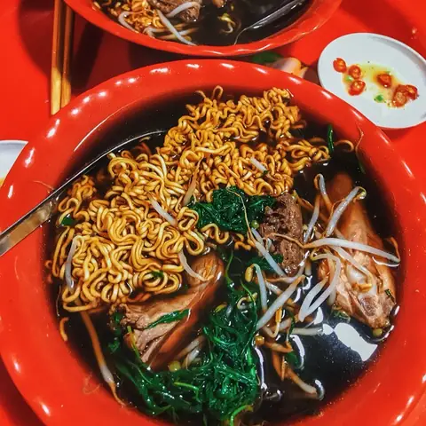 Địa Chỉ Ăn Mì Gà Tần Đêm Hà Nội Ngon – 24 Hàng Bồ