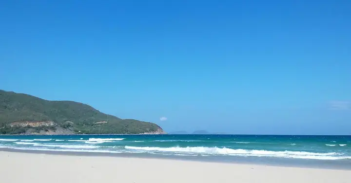 Tắm Biển Tại Bãi Dài Nha Trang