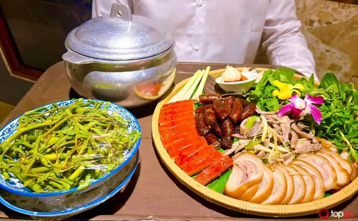 Mẹt Heo Mọi – Hương Vị Núi Rừng Giữa Lòng Phố Thị