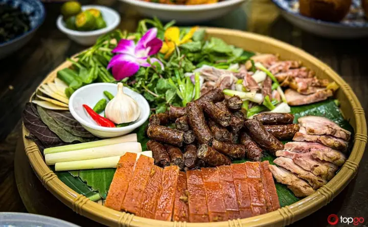 Mẹt Heo Mọi – Hương Vị Núi Rừng Giữa Lòng Phố Thị