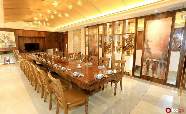 Không Gian Sang Trọng, Riêng Tư Tại Nhà Hàng Hải Sản Gold One 2