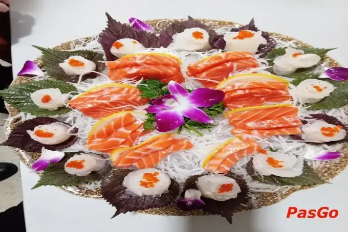 Khám Phá Thực Đơn Tại Nhà Hàng Hoàng Gia 2 Nguyễn Thị Định