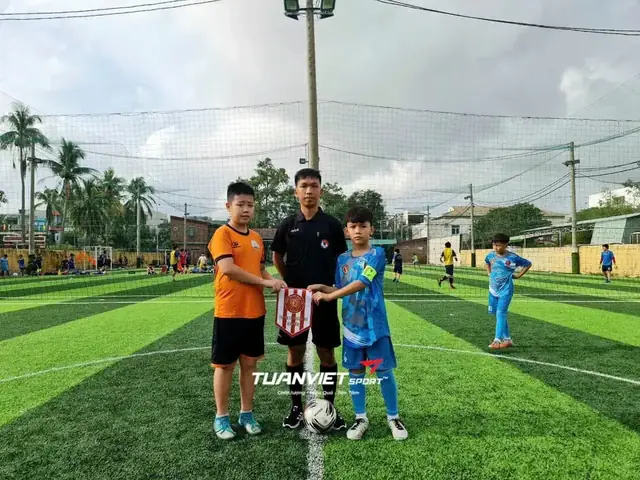 Sân Bóng Trang Hoàng: Không Gian Độc Đáo