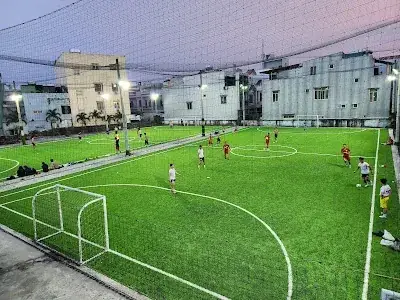 Sân Bóng Đá Trưng Vương Và An Phúc 2: Cần Cân Nhắc Về Chất Lượng