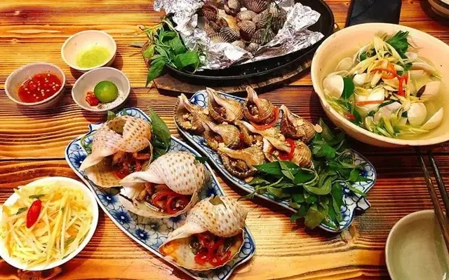 Nhà Hàng Linh Đan Hạ Long: Không Gian Ẩm Thực Tinh Tế Bên Vịnh Di Sản