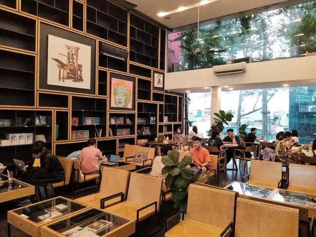 Nhà Sách Cá Chép - Quận 1
