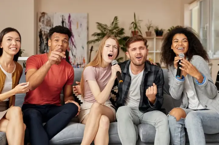 Cách Tìm Kiếm Và Chọn Bài Hát Karaoke Trên Youtube