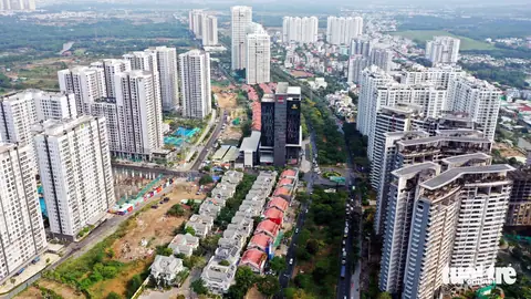Phố Ăn Vặt Nguyễn Hữu Thọ: Thiên Đường Ẩm Thực Đường Phố Không Thể Bỏ Lỡ