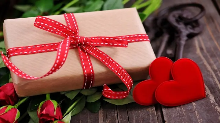 Món Quà Ý Nghĩa Dành Tặng Đồng Nghiệp Nữ Giúp Trao Gửi Yêu Thương, Tình Cảm