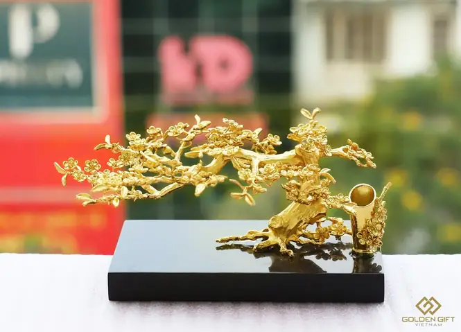 Cành Mai Mạ Vàng Tặng Sếp, Nữ Doanh Nhân