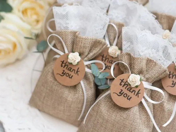 Tiêu Chí Khi Lựa Chọn Quà Cưới Cho Khách Tới Dự Tiệc Tiêu Chí Khi Lựa Chọn Quà Cưới Cho Khách Tới Dự Tiệc