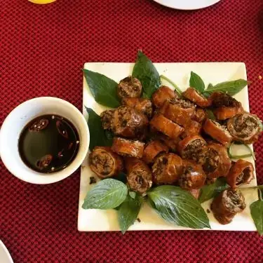 Vị Trí Và Không Gian Quán Ăn Ẩm Thực Quà Ngõ Nhỏ Ngõ Hàng Bột