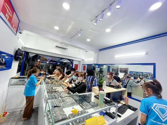 Quy Trình Thiết Kế Và Sản Xuất Dây Chuyền Nữ Đính Đá Moissanite Tại Trang Sức Tnj