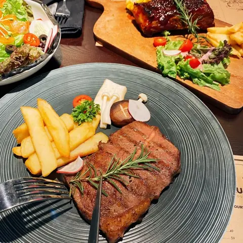 La Grupa Steak House