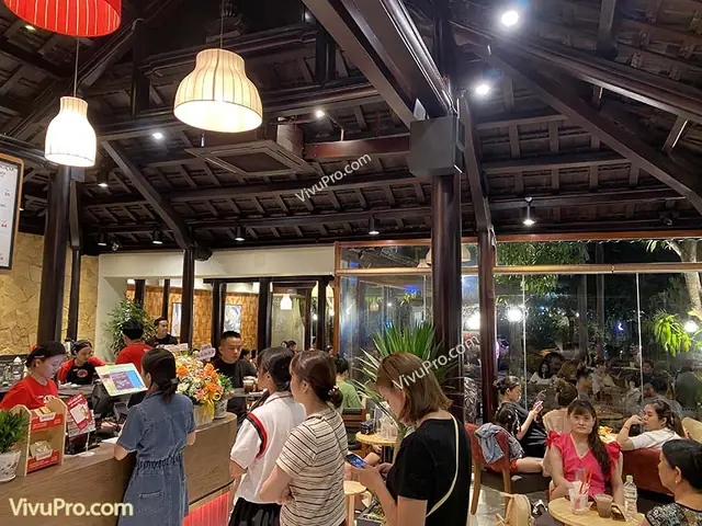 Highlands Coffee- Vòng Xoay Đường Nguyễn Phước Lan Và Đường 29/3