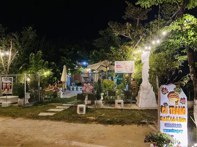 Sinh Tố Cô Trang, Đà Nẵng- Cafe, Sinh Tố & Bistro - Khu B2-83 Nam Hoà Xuân