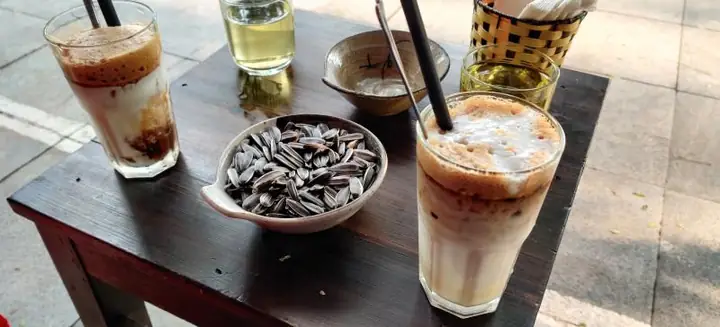 Hà Nội Cafe – Linh Hồn Cafe Vỉa Hè Truyền Thống