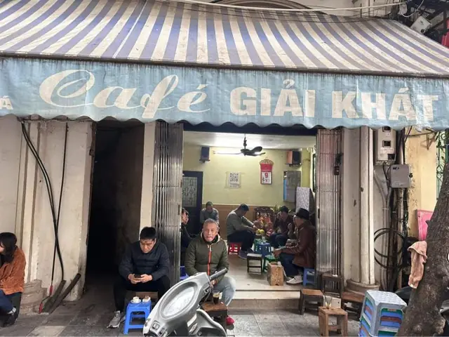 Cafe Nhĩ – Huyền Thoại “bộ Tứ Cafe” Phố Cổ