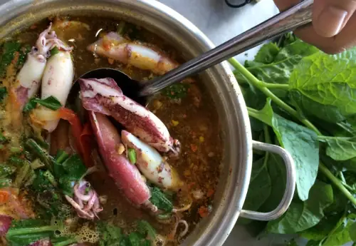 Lẩu Mực Đại Lãnh Tươi Ngon Nức Tiếng Trên Quốc Lộ 1a - Báo ...
