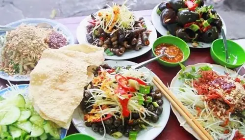 Quán Cô Ta – Ốc Hút Đĩa Bay