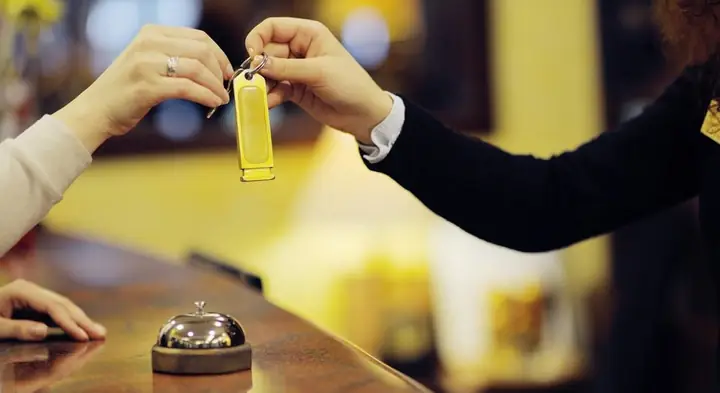 Bước 5: Nhận Lại Những Đồ Ký Gửi Từ Đầu Bước 5: Nhận Lại Những Đồ Ký Gửi Từ Đầu