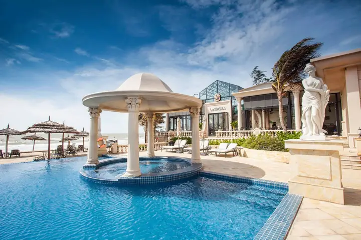 Ảnh Hồ Bơi Tại The Imperial Resort