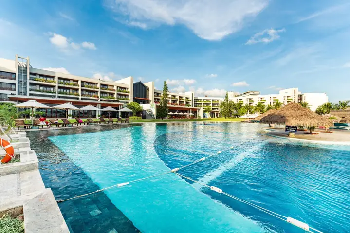 Ảnh Hồ Bơi Tại Vietsovpetro Hồ Tràm