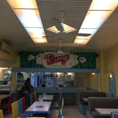 Romy's Ice Cream And Coffee Bar: Khám Phá Quán Cà Phê & Kem Độc Đáo Tại Mỹ