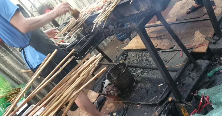 Hà Nội: Hình Ảnh 'ám Ảnh' Ở Các Quán Chân Gà Nướng Ở Phố Lý Văn ...