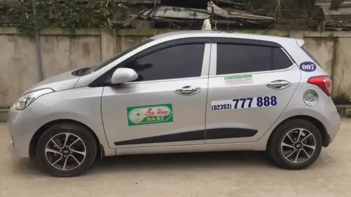 Taxi Lam Hồng