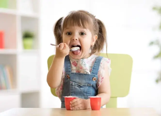 Lưu Ý Khi Cho Bé Sử Dụng Sữa Chua
