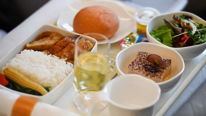 Suất Ăn Miễn Phí Vietnam Airlines Trên Các Chuyến Bay Nội Địa