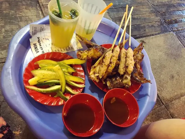 Trải Nghiệm Ẩm Thực Vỉa Hè Đặc Trưng