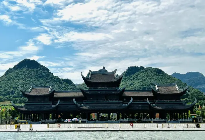Ngôi Chùa Lớn Nhất Thế Giới Được Xây Dựng Ở Hà Nam