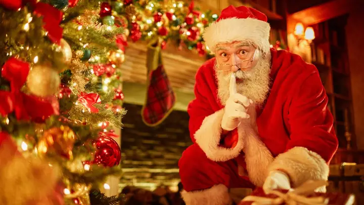 Nguồn Gốc Của Truyền Thuyết Ông Già Noel Lại Chui Qua Ống Khói
