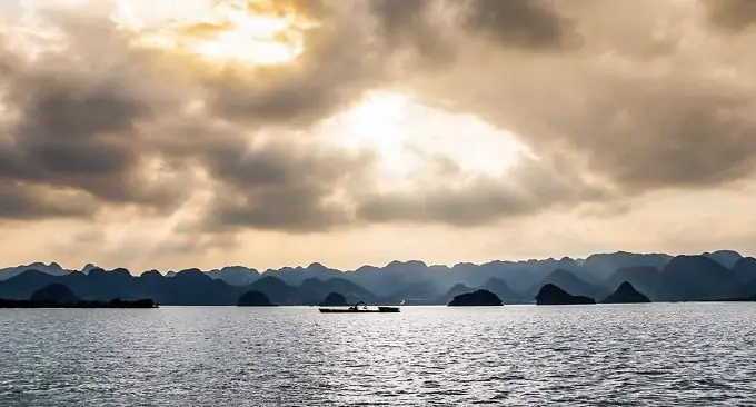 Hành Trình Tham Quan Tam Chúc