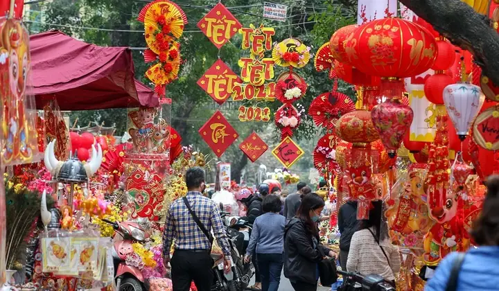 Tết Hà Nội: Chơi Gì, Ở Đâu & Kinh Nghiệm Vui Chơi Trọn Vẹn