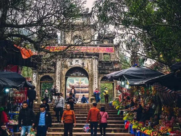 Tết Hà Nội: Chơi Gì, Ở Đâu & Kinh Nghiệm Vui Chơi Trọn Vẹn