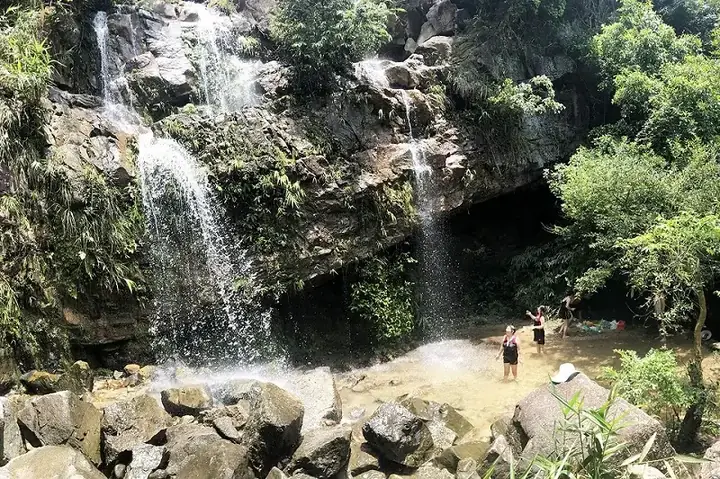 Thác Mơ Yên Hưng Quảng Ninh: Hành Trình Khám Phá Thiên Nhiên Hùng Vĩ
