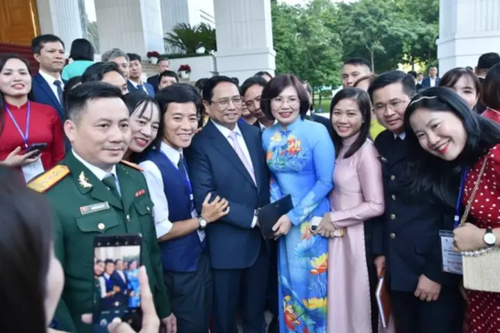 Thủ Tướng Chính Phủ: Tiếp Tục Gặt Hái Nhiều Thành Công Hơn Nữa Trong Sự Nghiệp “trồng Người” Thủ Tướng Chính Phủ: Tiếp Tục Gặt Hái Nhiều Thành Công Hơn Nữa Trong Sự Nghiệp “trồng Người”
